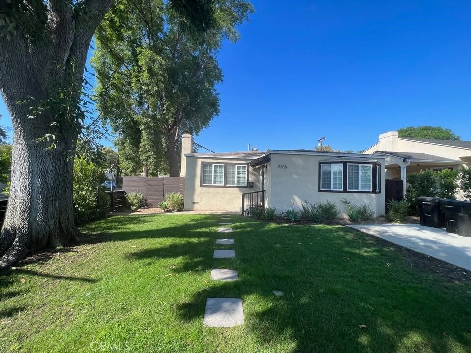 Property Photo:  5305 Lennox Avenue  CA 91401 