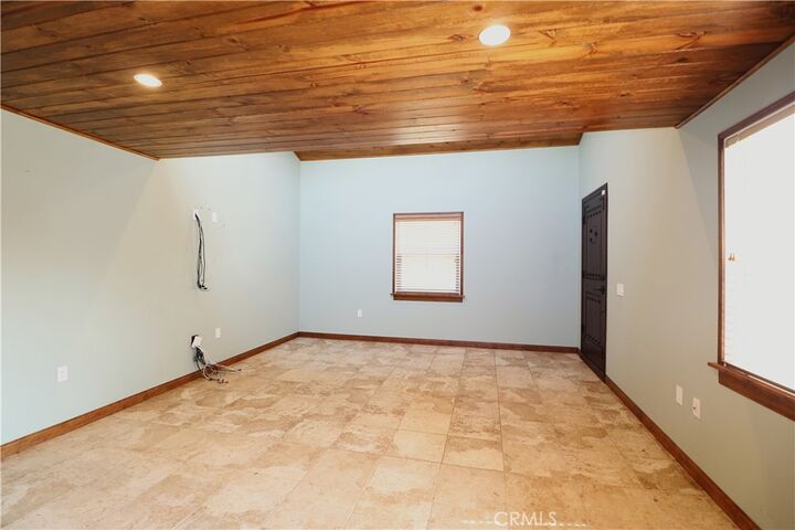 Property Photo:  622 Center Street  CA 92627 