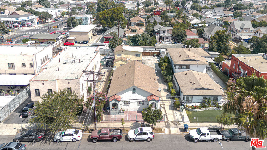 Property Photo:  631 E 47th Street  CA 90011 