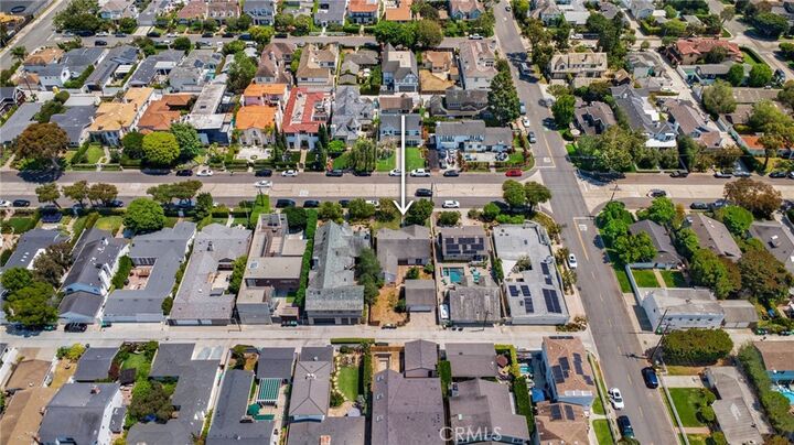 Property Photo:  511 Santa Ana Avenue  CA 92663 