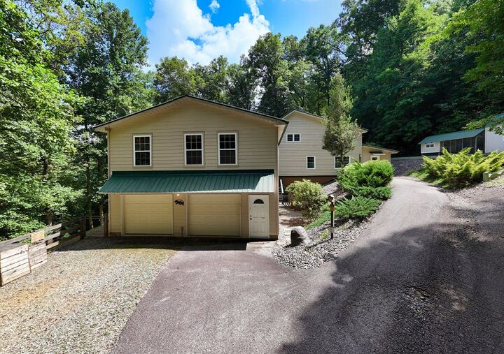 Property Photo: 317 Collins Creek Road GA 30546
