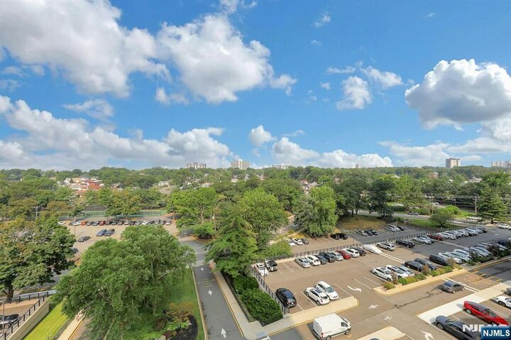 Property Photo:  5 Horizon Road #802  NJ 07024 