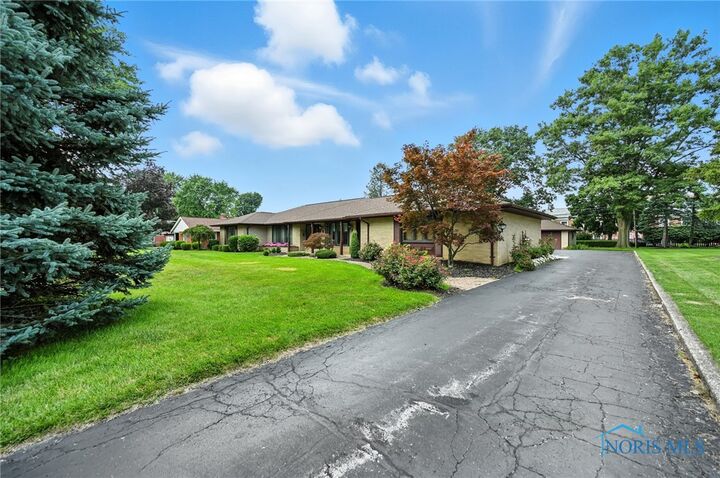Property Photo:  128 Church Hill Drive  OH 45840 