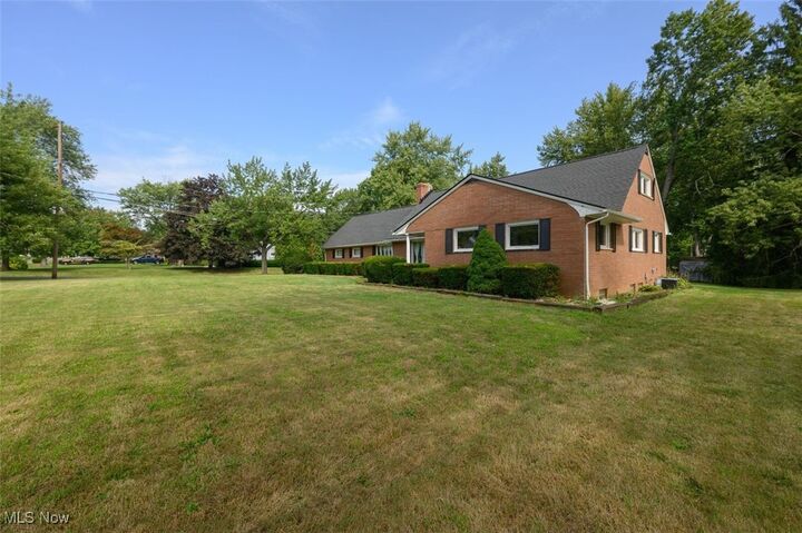 Property Photo: 715 Highland Park Drive OH 44319