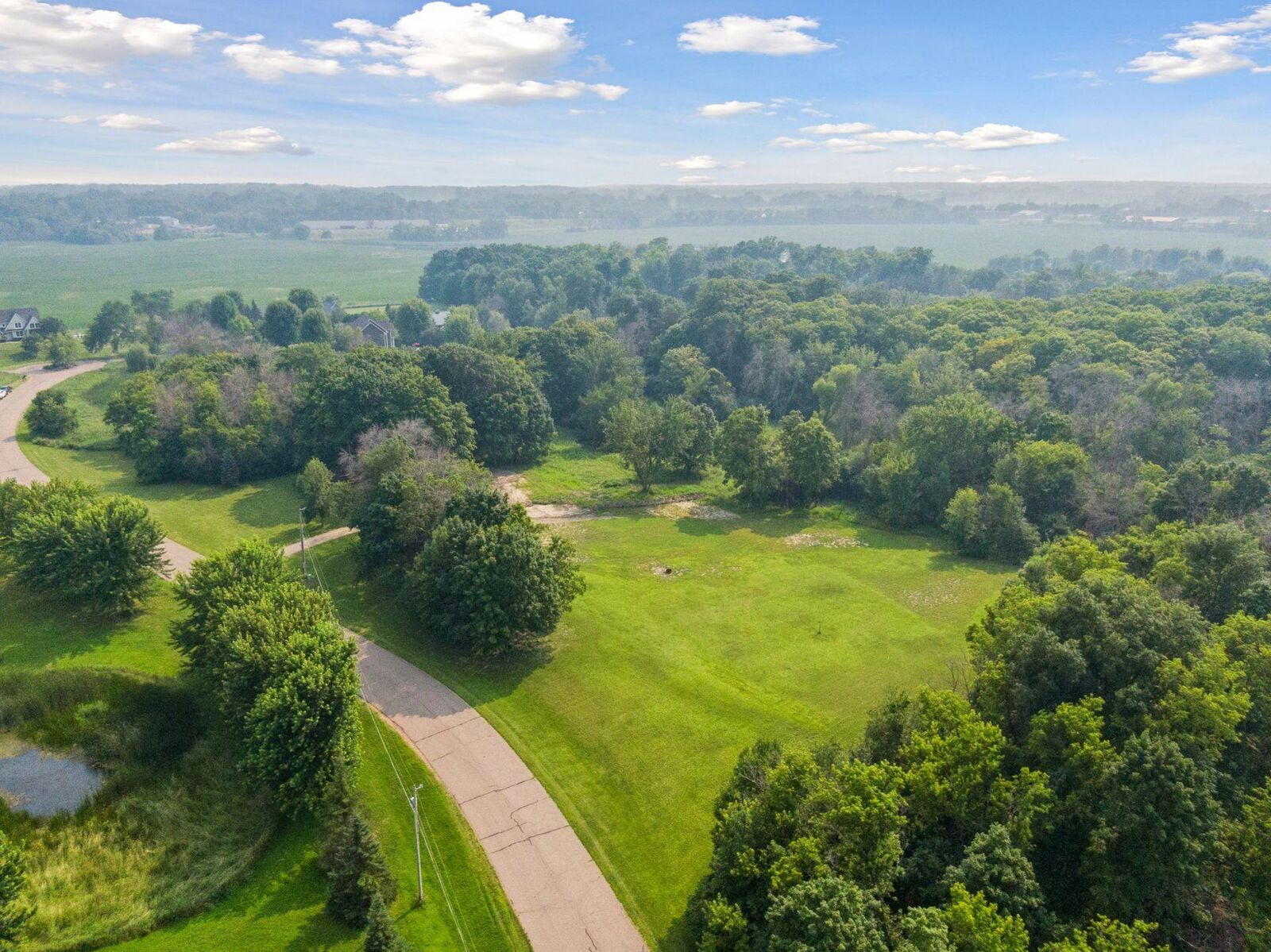 Property Photo: 2211 Heritage Trail MN 55359