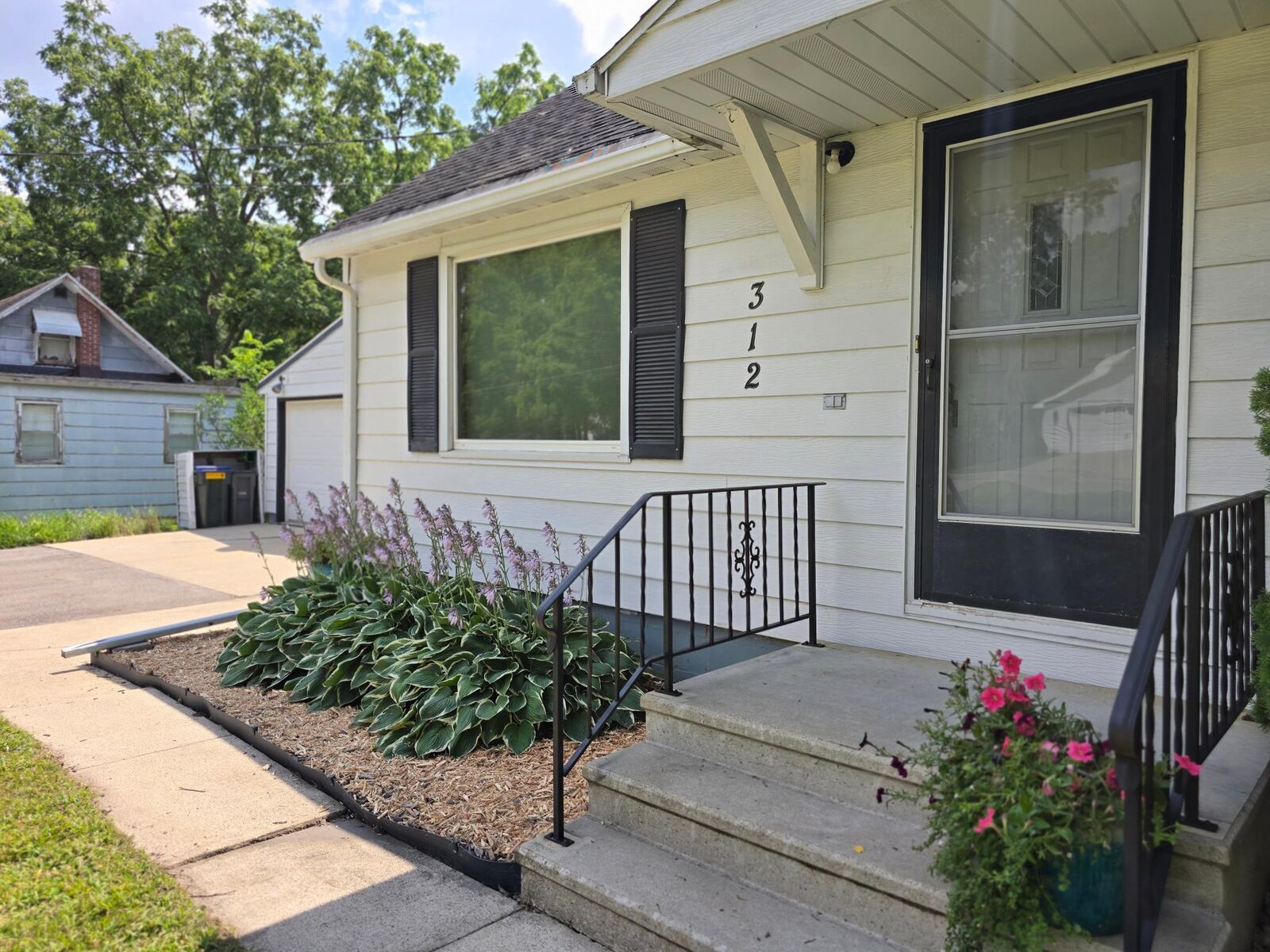 Property Photo:  312 21st Street SW  MN 55902 