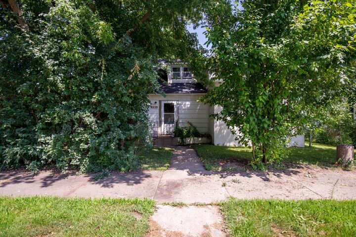 Property Photo:  1113 Pine Street  MN 56401 