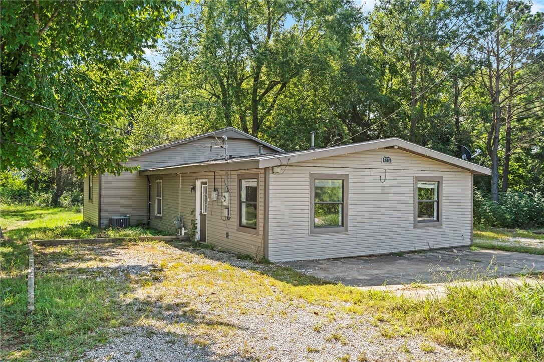 Property Photo: 1272 N 59th Avenue AR 72704
