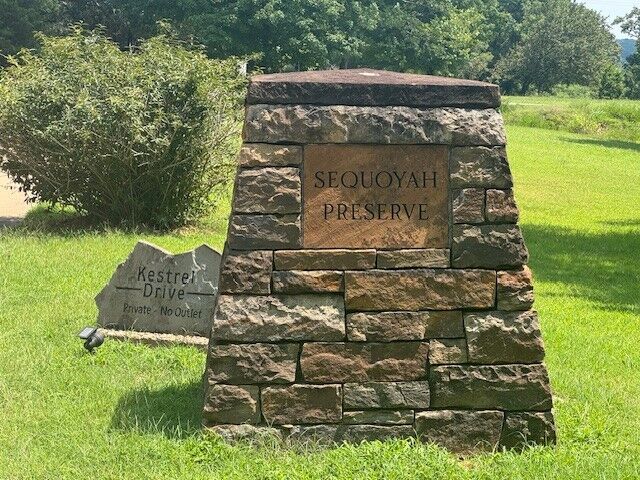 84 S Kestrel Drive  Fayetteville AR 72703 photo