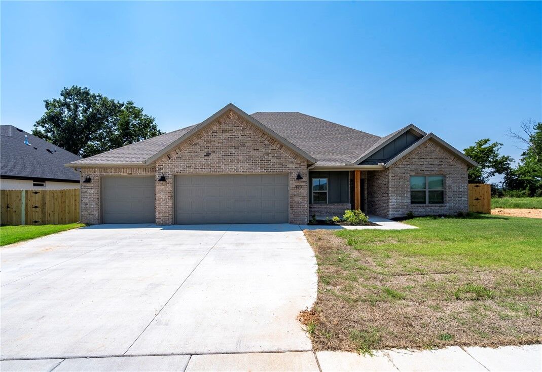 Property Photo: 177 N Antelope Avenue AR 72730