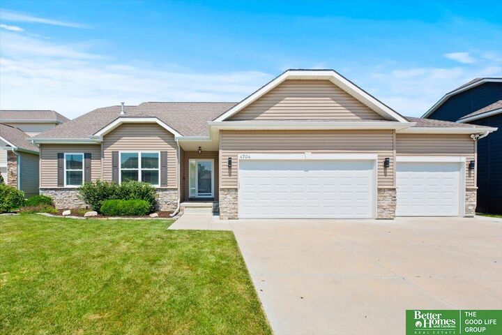 4704 Brook Circle  Papillion NE 68133 photo