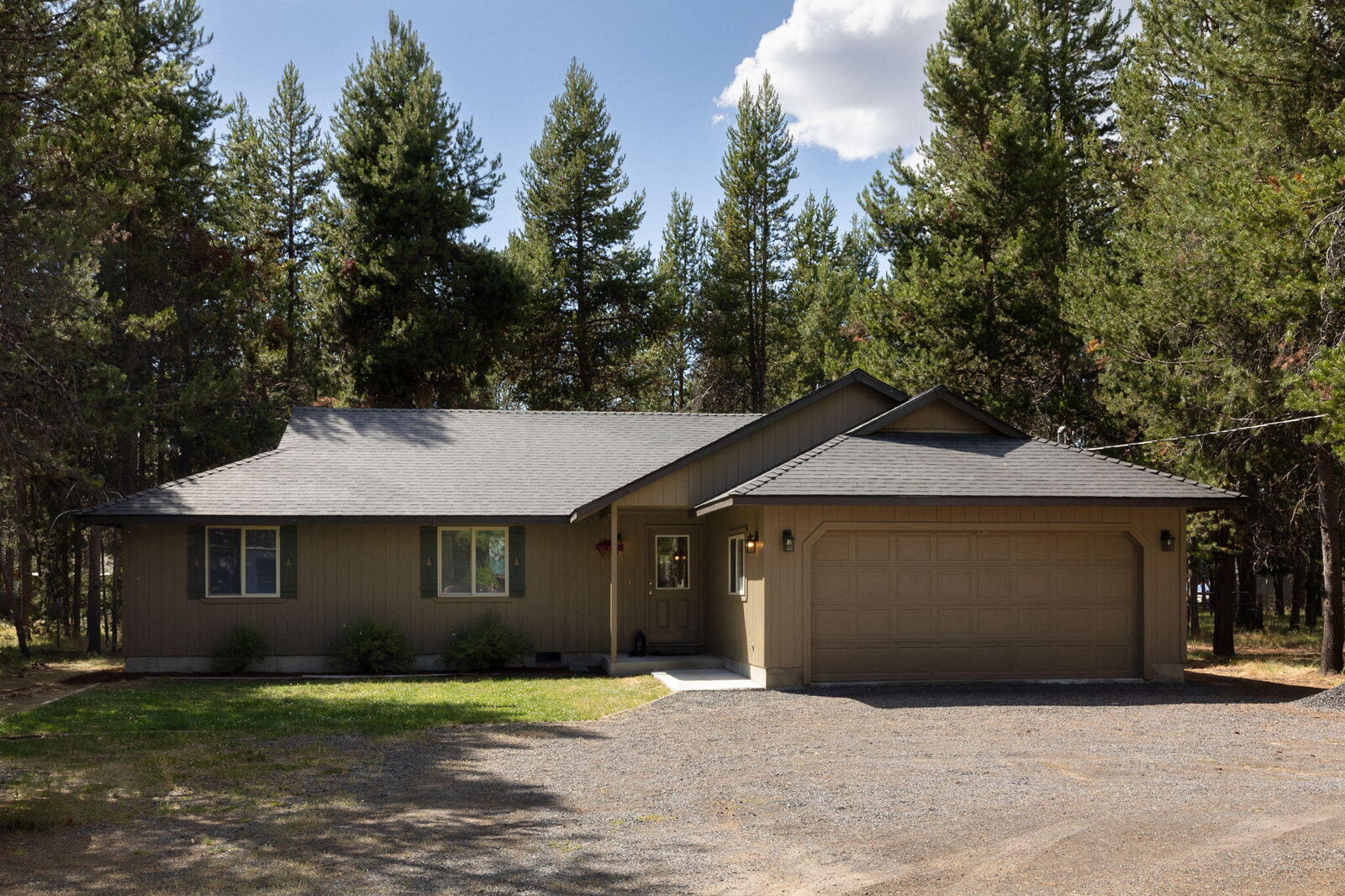Property Photo:  55853 Osprey Road  OR 97707 