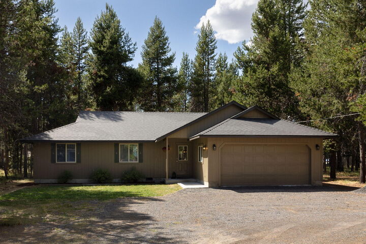 55853 Osprey Road  Bend OR 97707 photo