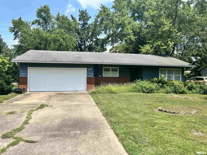 620 Indian Hill Drive  Herrin IL 62948 photo