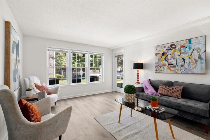 Property Photo:  14 Walden Dr 4  MA 01760 