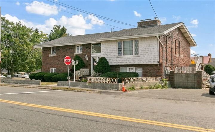 Property Photo:  295 Sargent St  MA 02151 