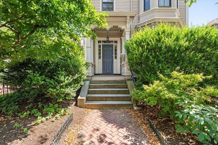 Property Photo:  26 Linnaean Street 3  MA 02138 