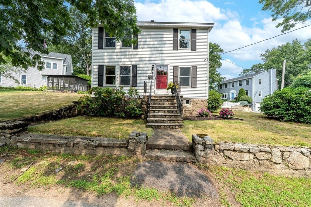 Property Photo:  2 Scenic Rd  MA 01960 