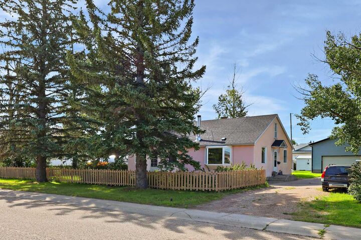 Property Photo: 339 3 Street AB T0M 1B0