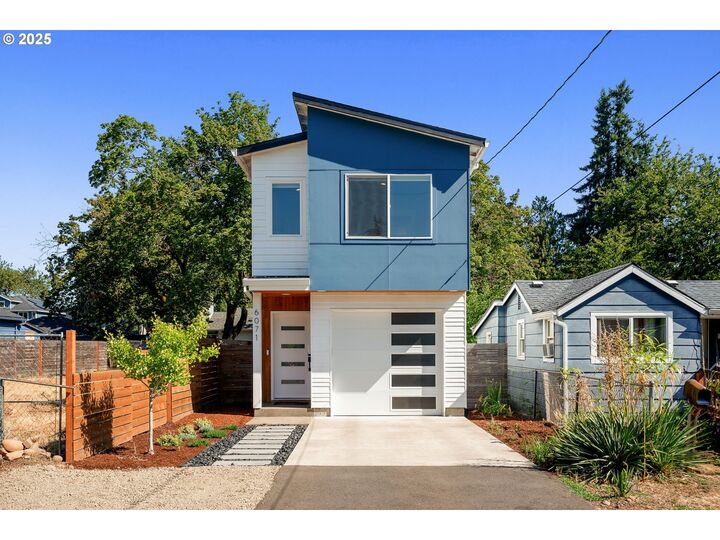 6071 SE Lexington St  Portland OR 97206 photo