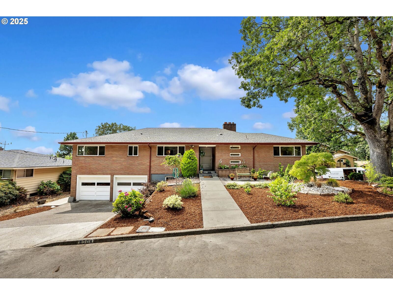 Property Photo:  4208 NW Olive St  WA 98660 
