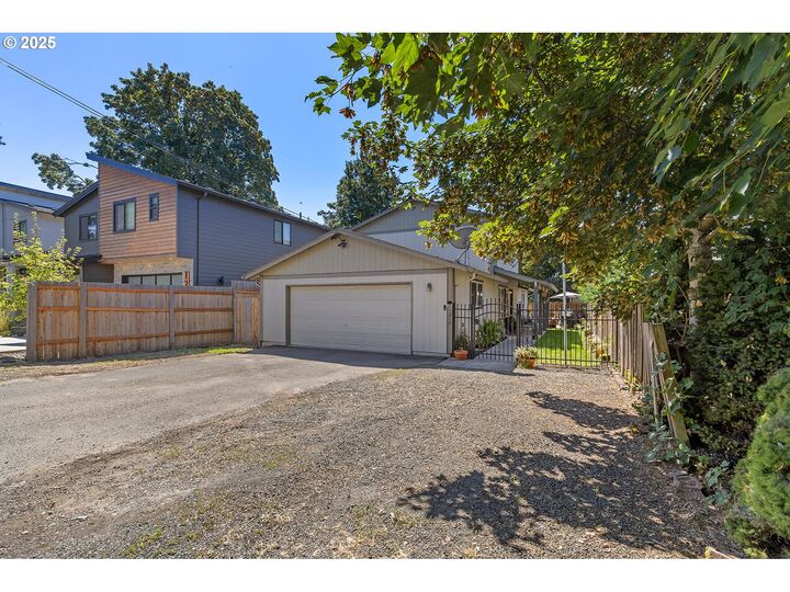 Property Photo:  1215 W 20th St  WA 98660 