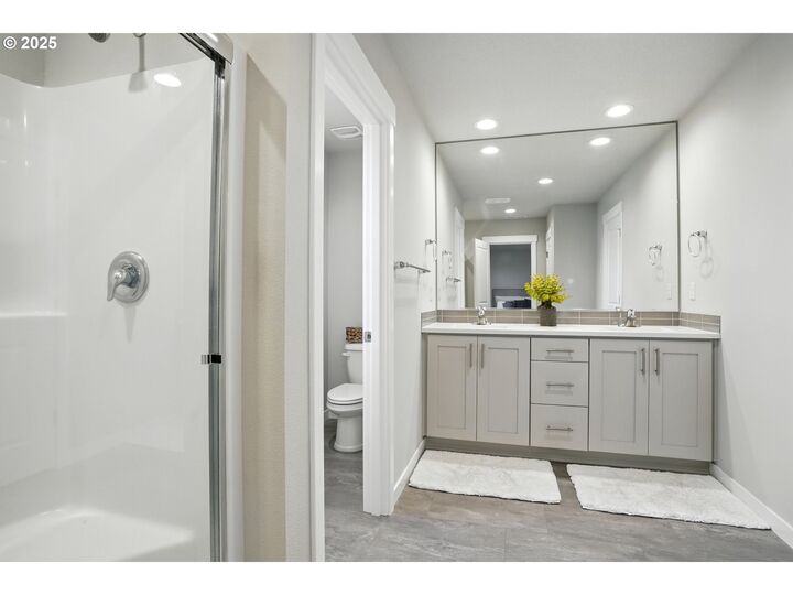 Property Photo:  13200 NE 83rd Way  WA 98682 