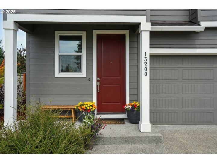 Property Photo:  13200 NE 83rd Way  WA 98682 