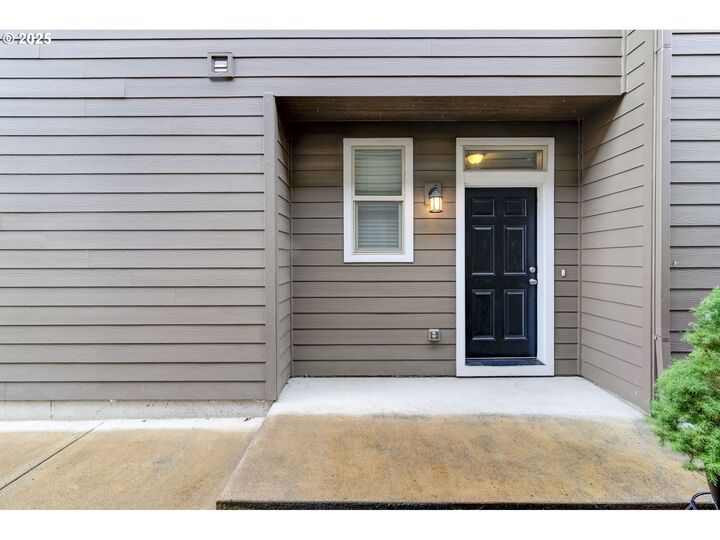 Property Photo:  5937 NE 48th St  WA 98661 