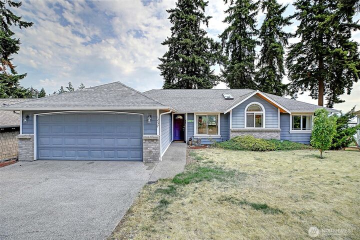 Property Photo: 1237 SE Camano Drive WA 98282