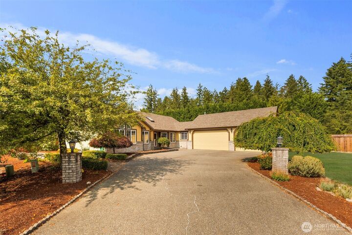Property Photo:  6708  Oakbrook Court SE  WA 98513 