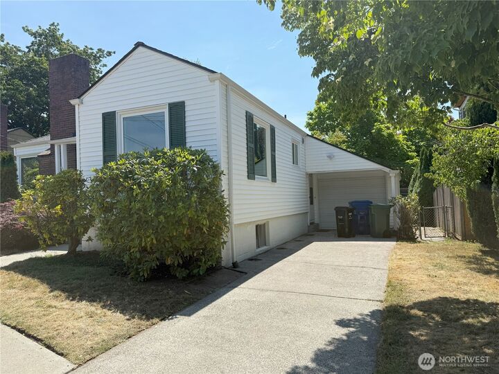 Property Photo: 4329 NE 56th Street WA 98105