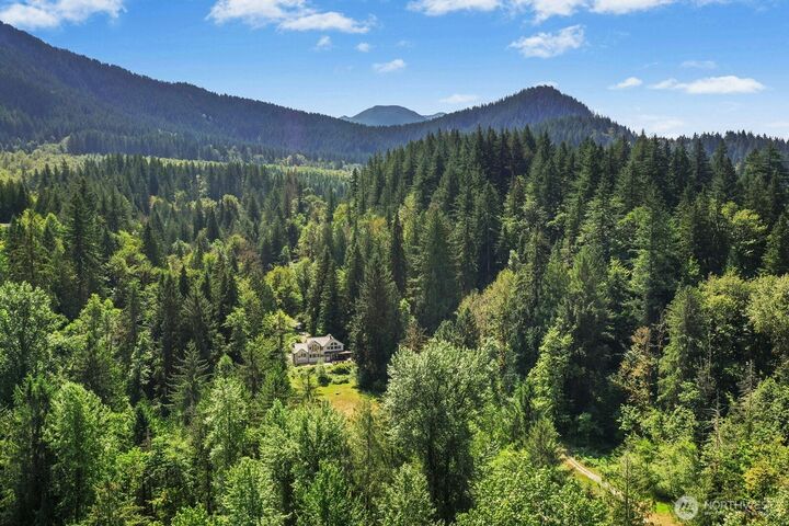 Property Photo:  45908 SE Edgewick Road  WA 98045 