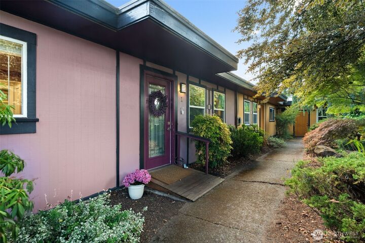 Property Photo:  858 S Fife Street 1  WA 98405 