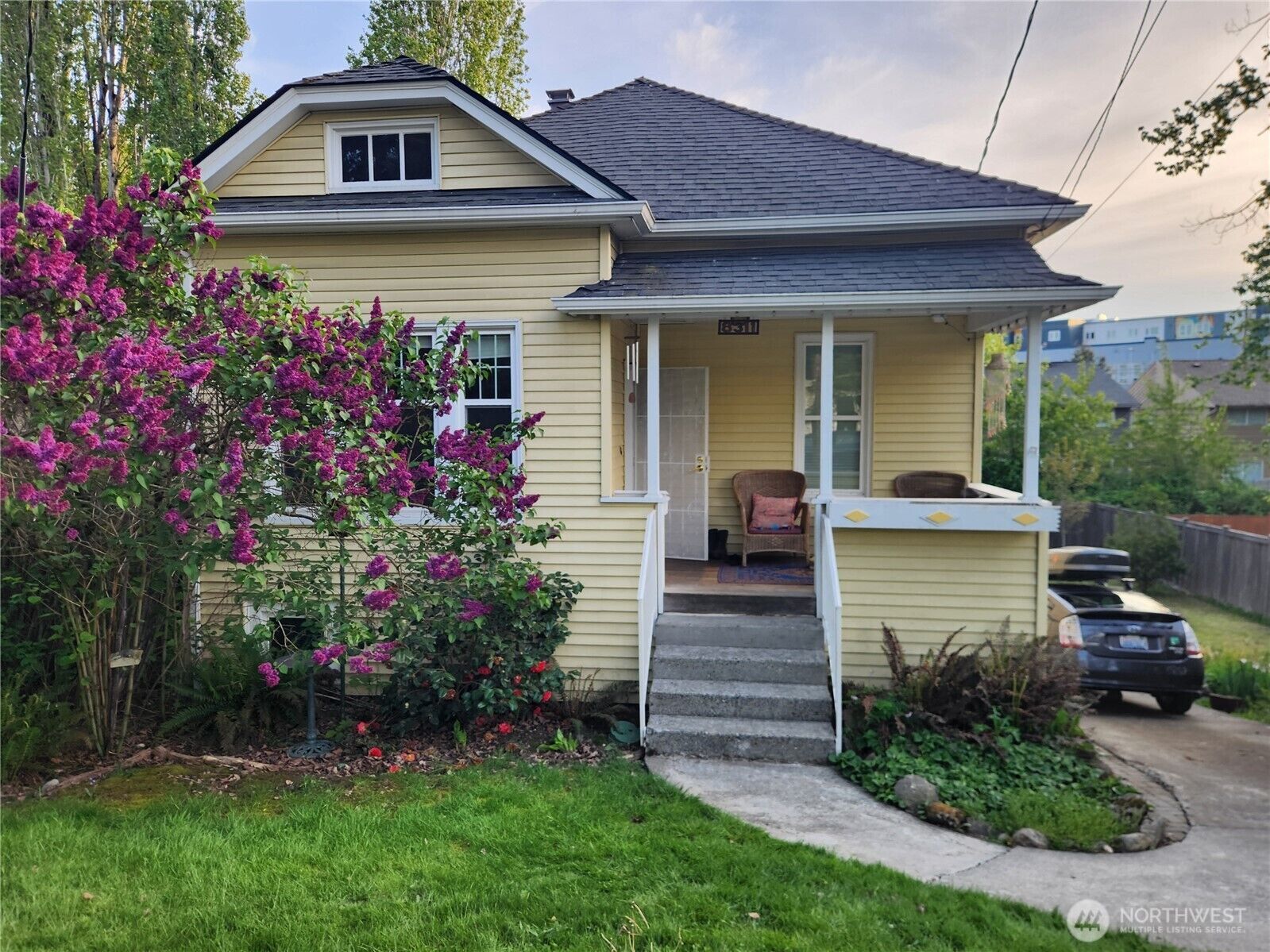 Property Photo:  8311  Wolcott Avenue S  WA 98118 