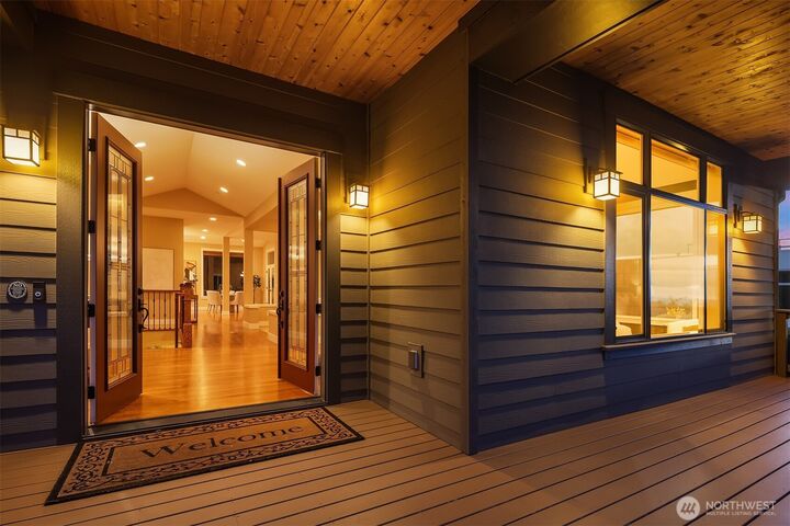 Property Photo:  3493 NE Harrison Street  WA 98029 