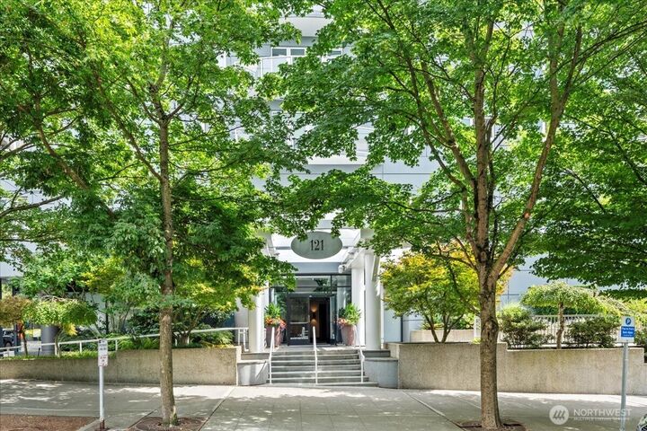 Property Photo:  121  Vine Street 1404  WA 98121 
