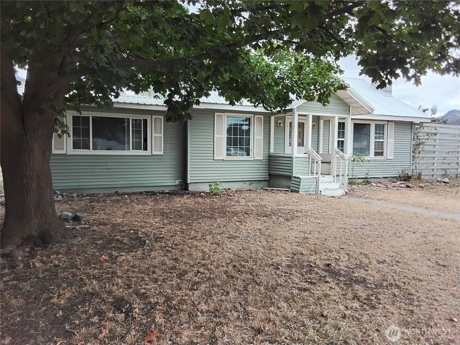 Property Photo:  910  Dogwood Street  WA 98844 