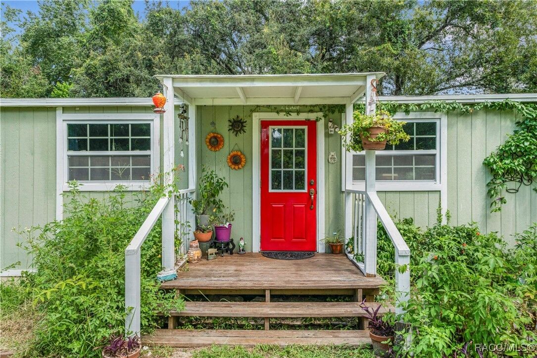 Property Photo: 6873 W Vanaman Court FL 34429