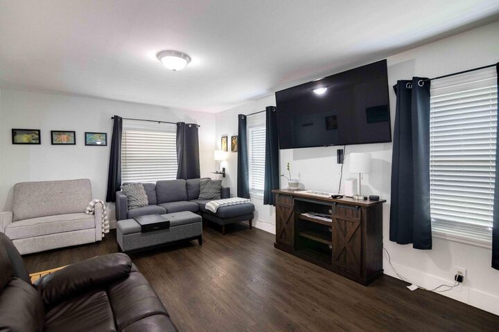 Property Photo:  915 3rd Street  FL 33401 