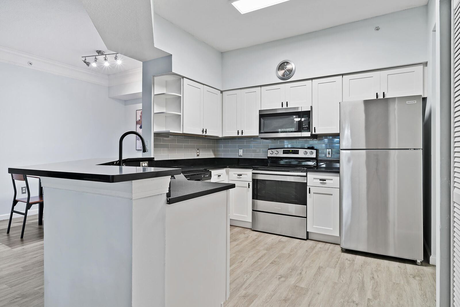 Property Photo:  9857 Baywinds Drive #9206  FL 33411 