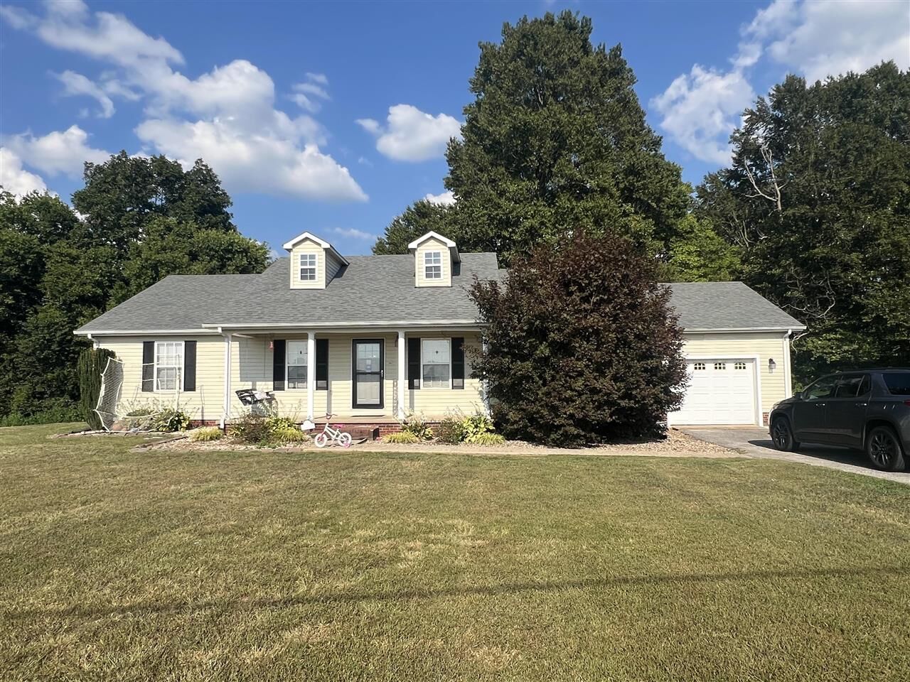 Property Photo:  147 Green Leaf Drive  KY 42127 