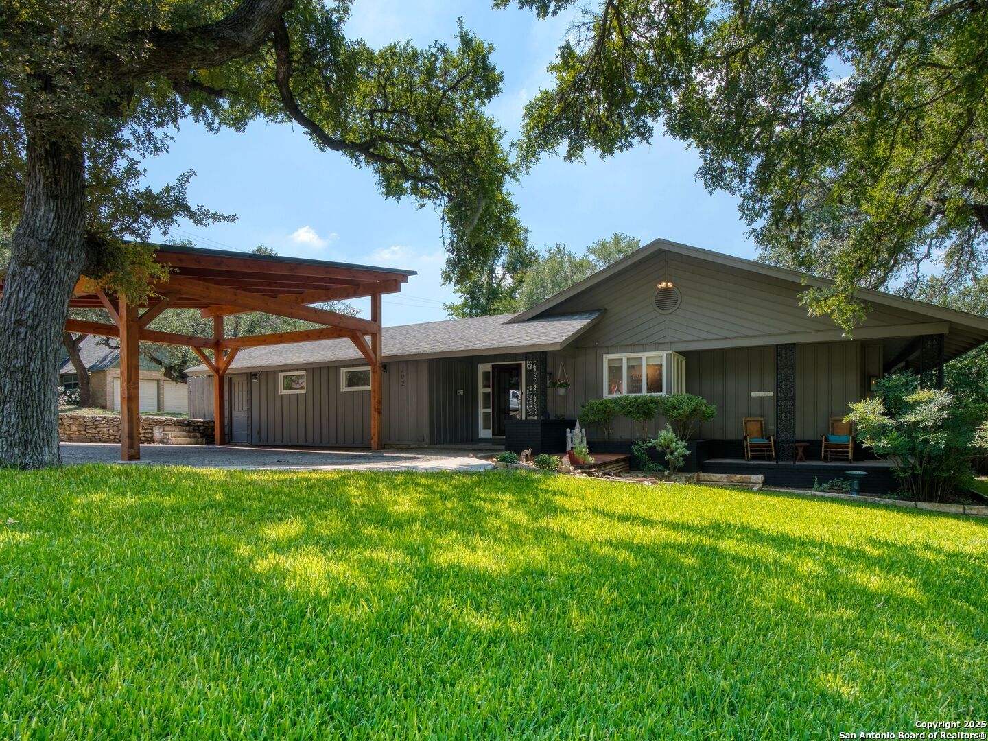 Property Photo: 102 Alta Vista Dr TX 78666