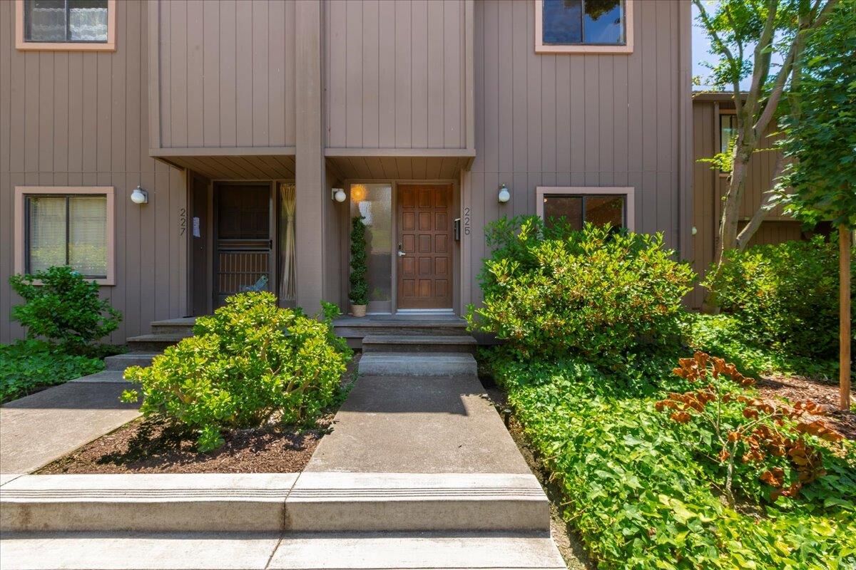 Property Photo: 225 Horizon Avenue CA 94043