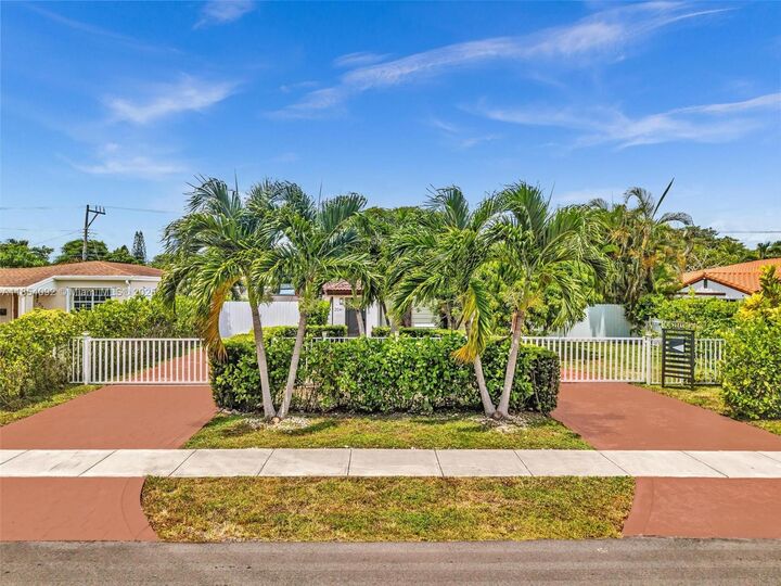 2041 NE 181st St  North Miami Beach FL 33162 photo