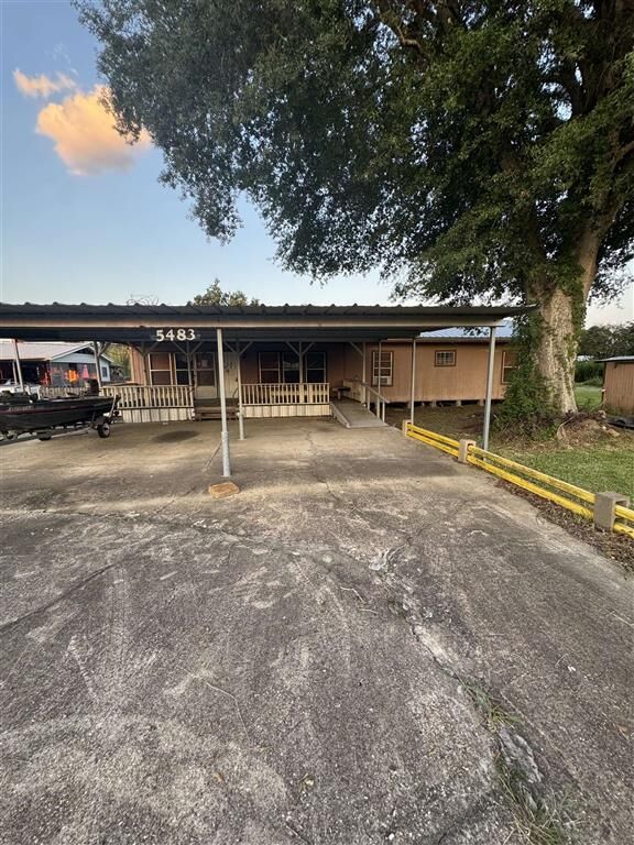Property Photo: 5483 Owen Road LA 70665
