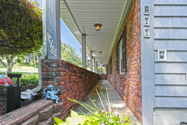 Property Photo:  811 Indian Hill Road  CT 06477 