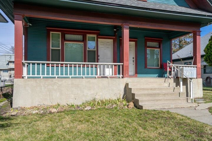 Property Photo: 1524 Dean Ave WA 99201