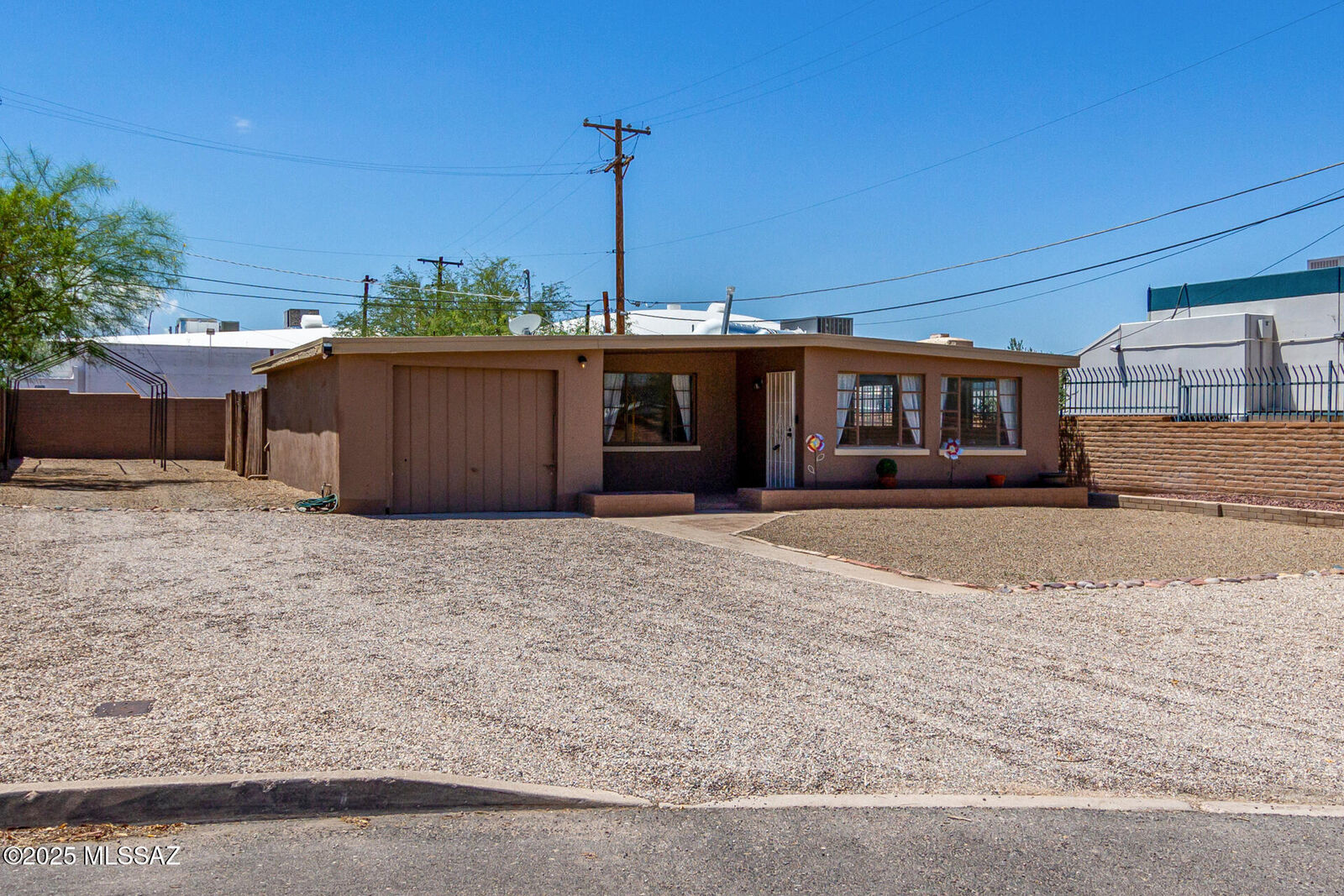 Property Photo:  4032 E Dryden Lane  AZ 85712 
