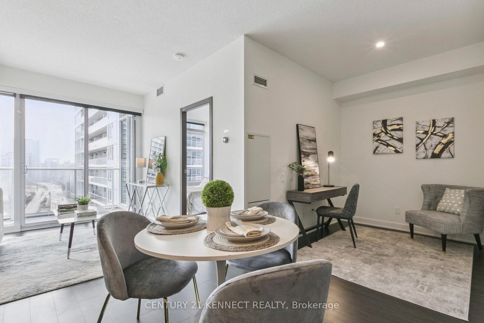 Property Photo: 19 Bathurst Street 3108 ON M5V 0N2